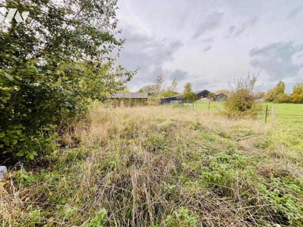 MAISON TYPE CHALET SUR 1300 m2 DE TERRAIN 