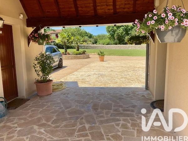 Maison à vendre 5 pièces 206 m² Saint-Jean-Lespinasse