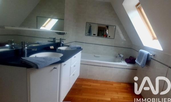 Maison à vendre 5 pièces 206 m² Saint-Jean-Lespinasse