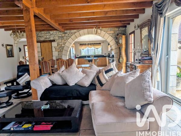 Maison à vendre 5 pièces 206 m² Saint-Jean-Lespinasse