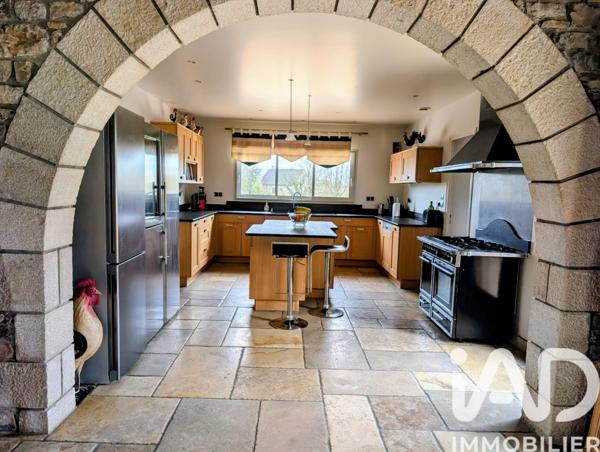 Maison à vendre 5 pièces 206 m² Saint-Jean-Lespinasse