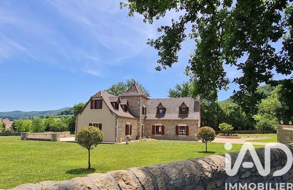 Maison à vendre 5 pièces 206 m² Saint-Jean-Lespinasse