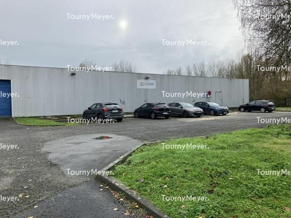A LOUER BORDEAUX LOCAL D'ACTIVITES DE 1200 M² AVEC UN QUAI