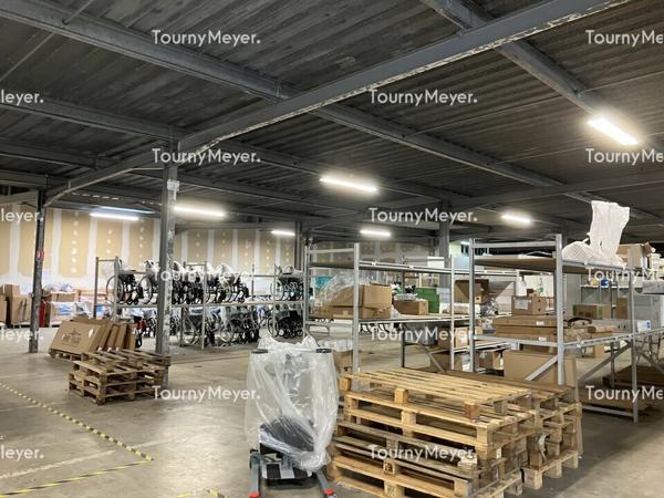 A LOUER BORDEAUX LOCAL D'ACTIVITES DE 1200 M² AVEC UN QUAI
