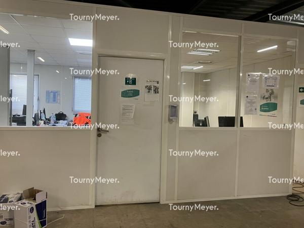 A LOUER BORDEAUX LOCAL D'ACTIVITES DE 1200 M² AVEC UN QUAI