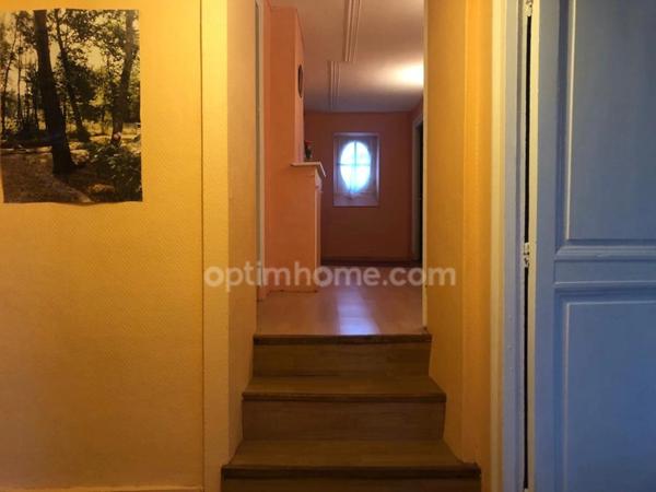 Maison de bourg de 180m2 avec 6 chambres.