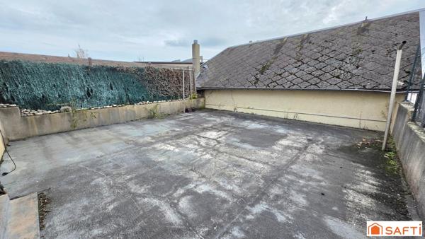 Maison familiale T5 avec travaux et grand potentiel, garage et terrasse