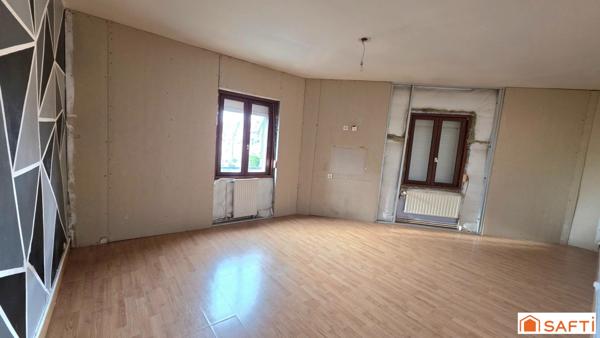 Maison familiale T5 avec travaux et grand potentiel, garage et terrasse