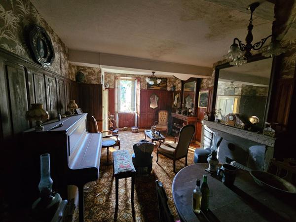 Maison 200 m² centre bourg d'Escurolles