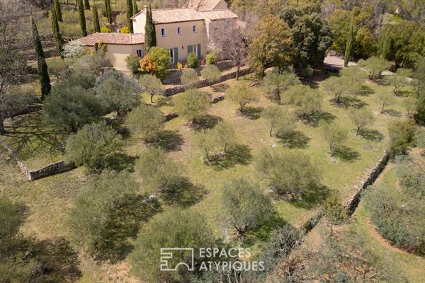 Propriété de caractère au coeur d’une oliveraie, Bastidon du 19e réinventé