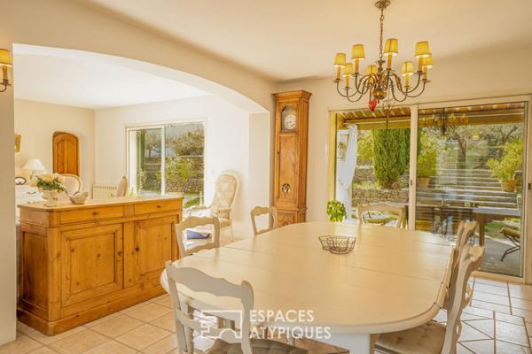 Propriété de caractère au coeur d’une oliveraie, Bastidon du 19e réinventé