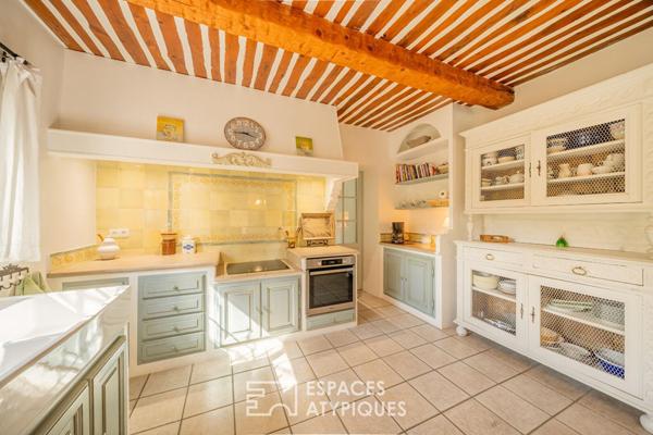 Propriété de caractère au coeur d’une oliveraie, Bastidon du 19e réinventé