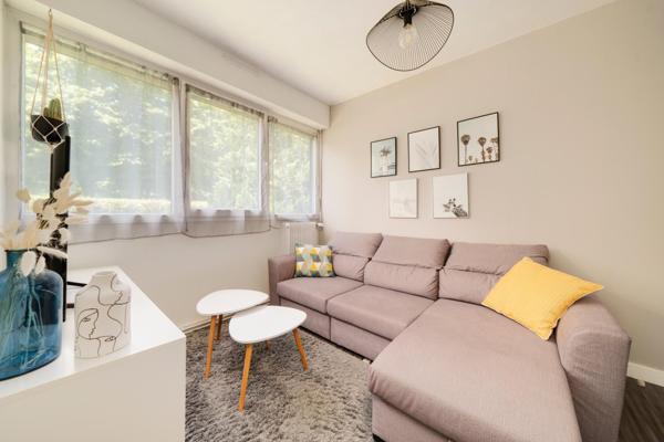 Magnifique T2 renové avec place de parking- frontière Nancy