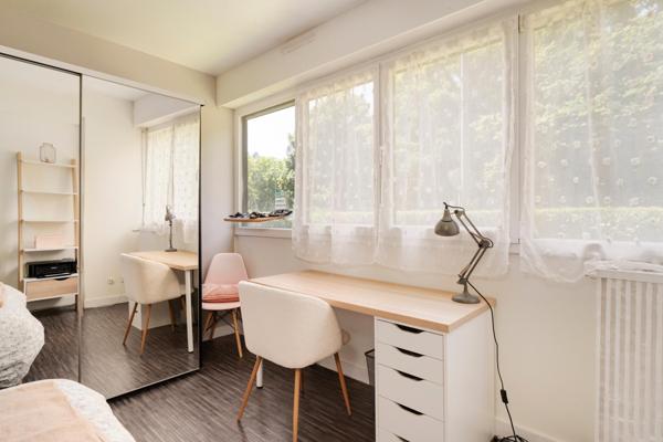 Magnifique T2 renové avec place de parking- frontière Nancy