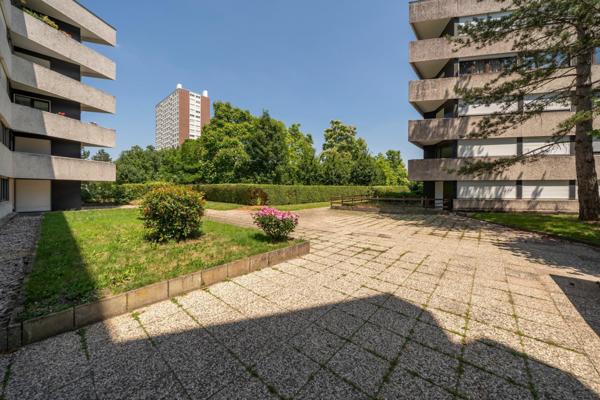 Magnifique T2 renové avec place de parking- frontière Nancy