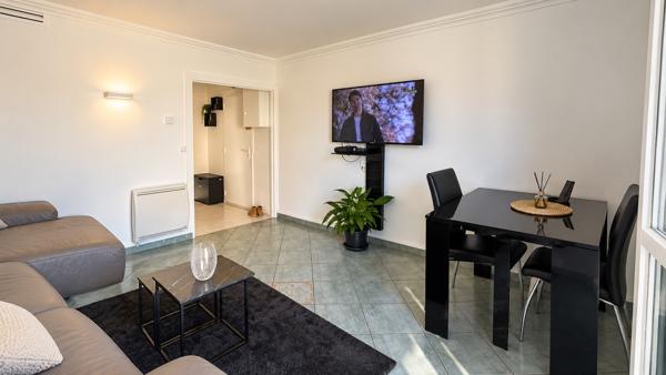 appartement, louable, 11 000 € par an