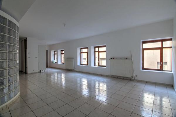 Location                                                      Appartement
                        
                     3 pièces                      84 m2                     à Saint-Chamond