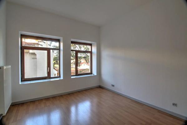 Location                                                      Appartement
                        
                     3 pièces                      84 m2                     à Saint-Chamond
