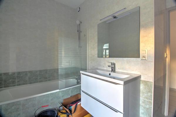 Location                                                      Appartement
                        
                     3 pièces                      84 m2                     à Saint-Chamond