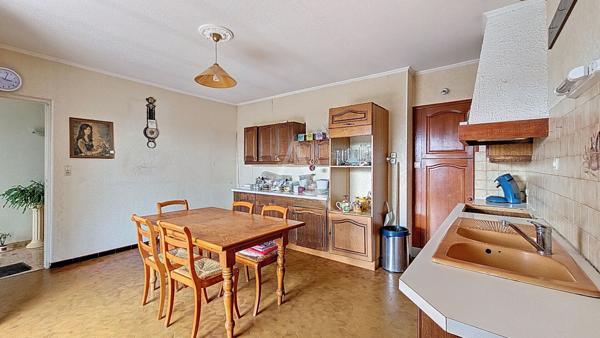 MONTRABE, Maison T6 avec sous-sol de 200 m2 .