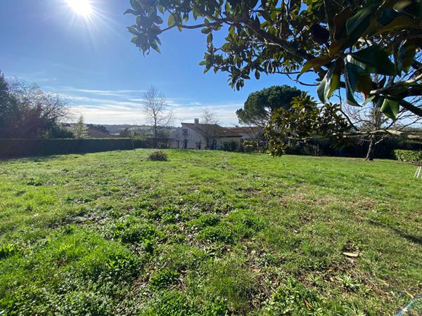 MONTRABE, Maison T6 avec sous-sol de 200 m2 .