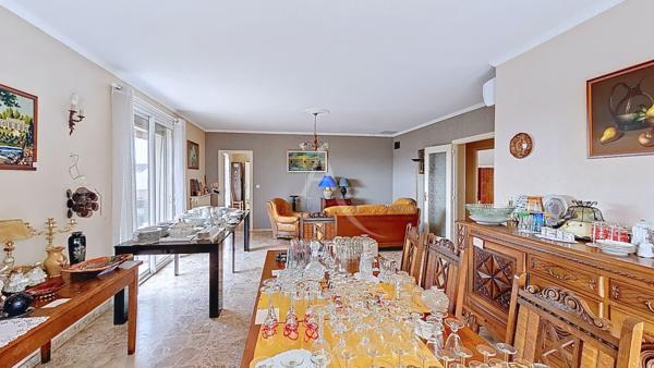 MONTRABE, Maison T6 avec sous-sol de 200 m2 .