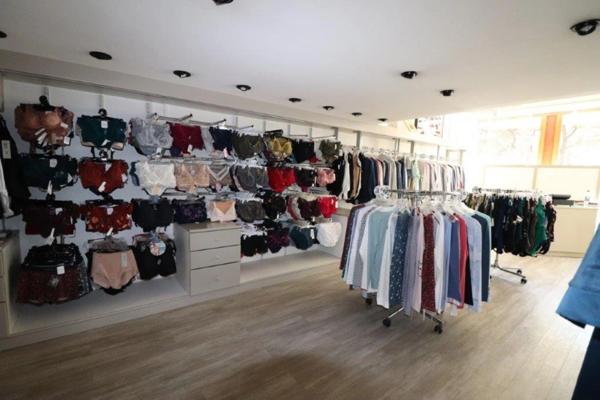 BOUTIQUE DE LINGERIE FINE FEMME. MARQUES PREMIUM