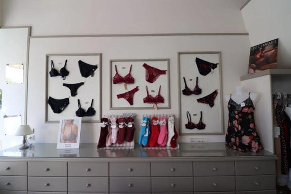 BOUTIQUE DE LINGERIE FINE FEMME. MARQUES PREMIUM