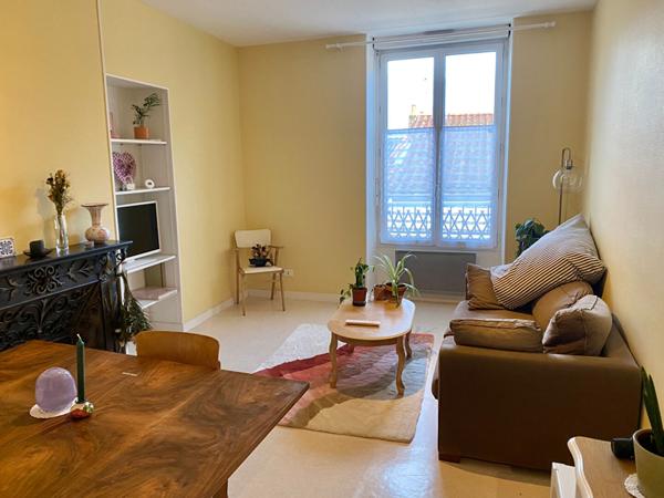 Appartement Niort 2 pièce(s) 230 m2