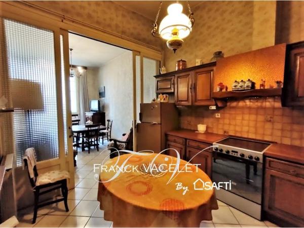 Maison de ville de 165m2 avec garage, courette et grande terrasse