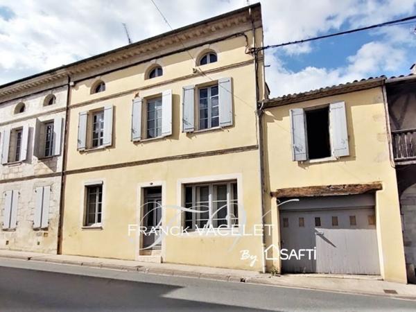 Maison de ville de 165m2 avec garage, courette et grande terrasse