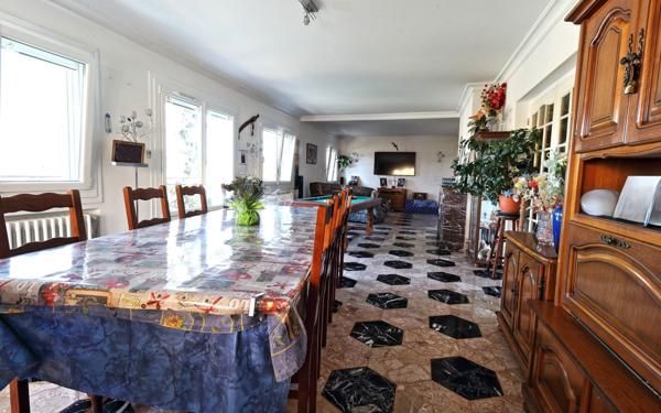 Maison à vendre    5 pièces •  Saint-Symphorien-d'Ozon