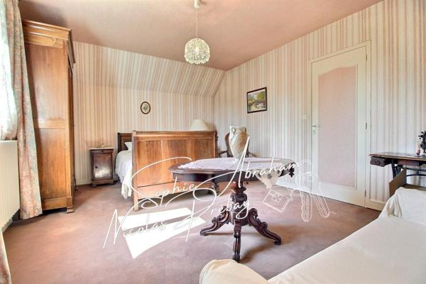 Maison d'habitation sur sous-sol total de 6 pièces avec 5 chambres, garage et terrain