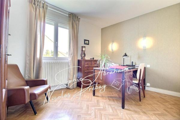 Maison d'habitation sur sous-sol total de 6 pièces avec 5 chambres, garage et terrain