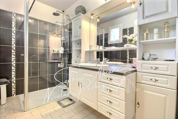 Maison d'habitation sur sous-sol total de 6 pièces avec 5 chambres, garage et terrain