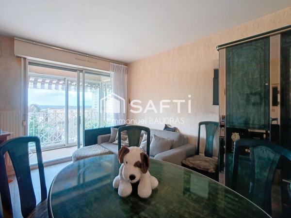 Vue avec un grand balcon