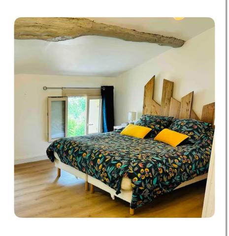 Ancienne ferme rénovée avec revenu locatif, piscine et dépendances – Villegouge