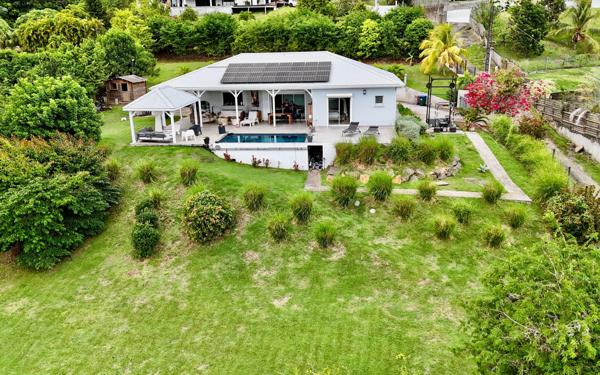 Maison à vendre    4 pièces •  Le Robert