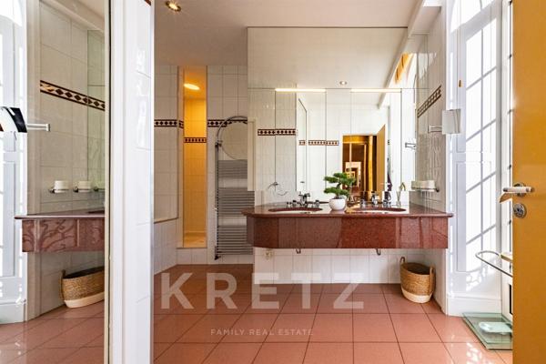 Appartement haussmannien de 352 m2 avec piscine au cœur de la Bourgogne