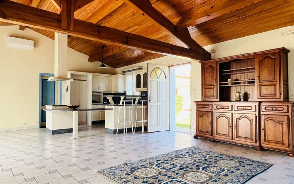 Maison à vendre    6 pièces •  Sainte-Marie-de-Ré