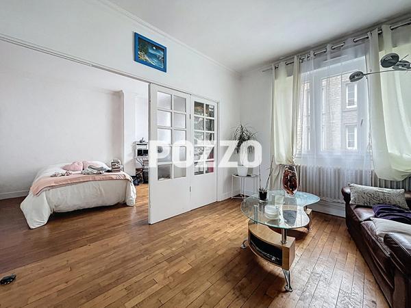 IMMEUBLE CENTRE-VILLE - 3 APPARTEMENTS - 1 LOCAL COMMERCIAL - SAINT HILAIRE DU HARCOUET