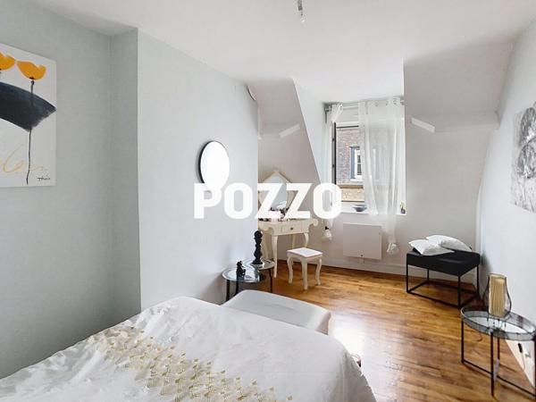 IMMEUBLE CENTRE-VILLE - 3 APPARTEMENTS - 1 LOCAL COMMERCIAL - SAINT HILAIRE DU HARCOUET