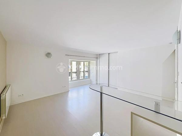 Location                                                      Appartement
                        
                     2 pièces                      44 m2                     à Clermont-Ferrand