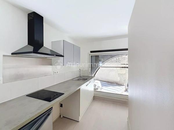 Location                                                      Appartement
                        
                     2 pièces                      44 m2                     à Clermont-Ferrand