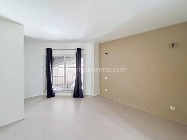 Location                                                      Appartement
                        
                     2 pièces                      44 m2                     à Clermont-Ferrand