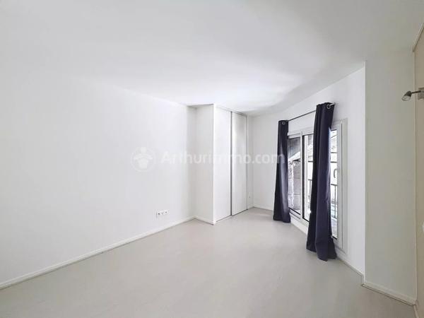 Location                                                      Appartement
                        
                     2 pièces                      44 m2                     à Clermont-Ferrand