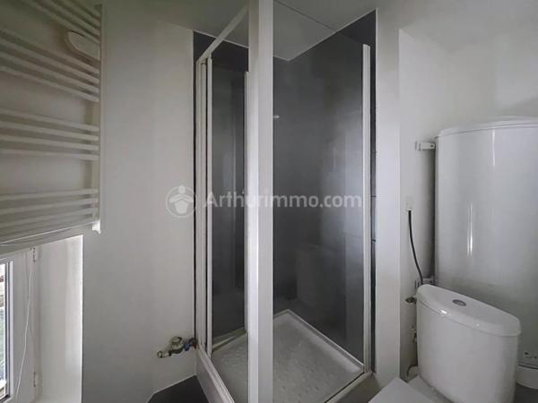 Location                                                      Appartement
                        
                     2 pièces                      44 m2                     à Clermont-Ferrand