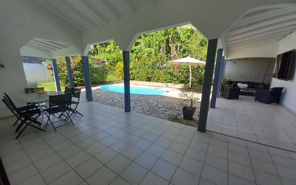 Maison à louer    4 pièces • 100 m2 Morne-à-l'Eau