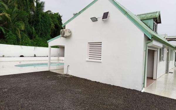 Maison à louer    4 pièces • 100 m2 Morne-à-l'Eau