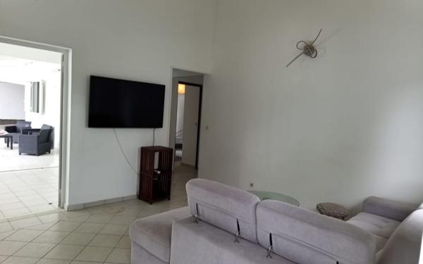 Maison à louer    4 pièces • 100 m2 Morne-à-l'Eau